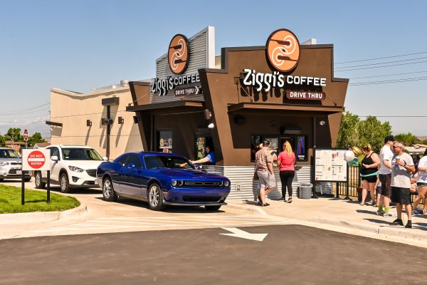 Photo of the exterior of the Ziggi's Coffee location