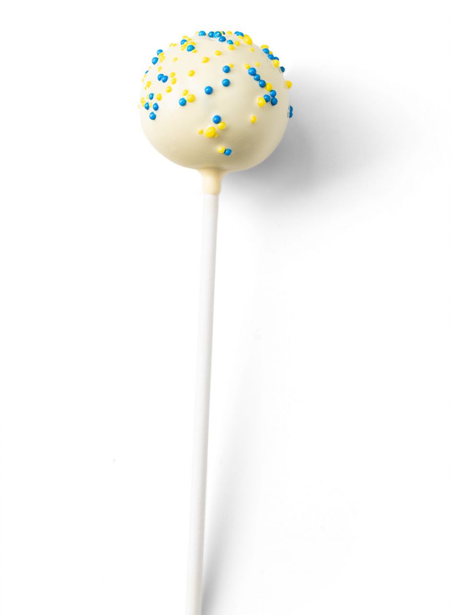 image of the lemon blueberry cake pop